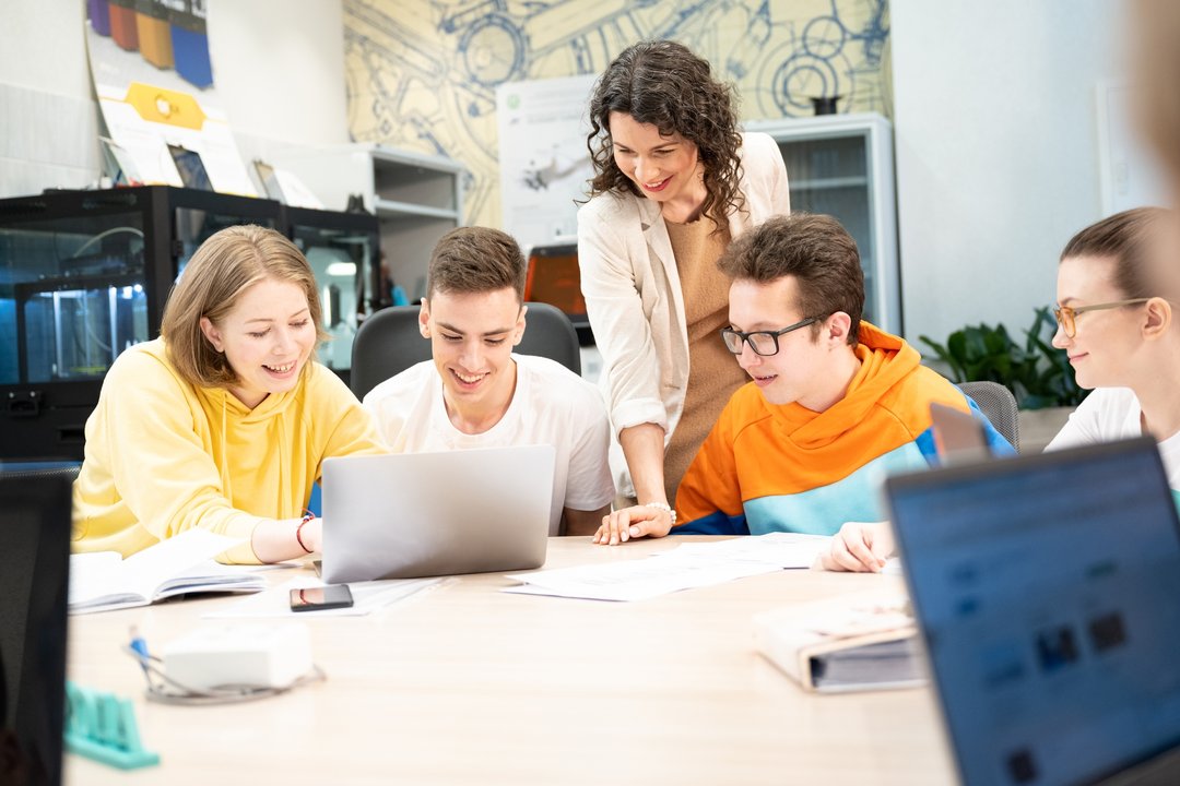 «Газпром нефть» и университет «Сириус» будут готовить магистров по управлению инновациями