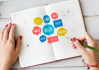 Знание английского или китайского может повысить зарплату в Москве на 18%