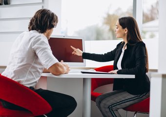 Наставники в цене: почему работники массово выбирают вакансии с поддержкой