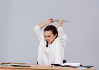 45% россиян обеспокоены ростом нагрузки без повышения зарплаты