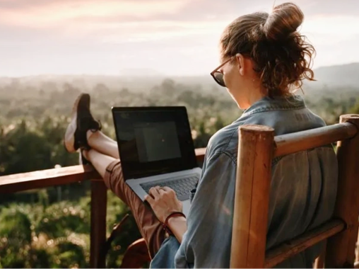 Доходы фрилансеров в 2025 году выросли на четверть: лидируют IT-специалисты и маркетологи