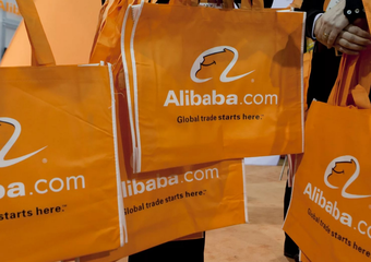 Зачем Alibaba мебельный магазин, а Facebook - площадь в универмаге