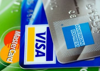 American Express пошла в народ