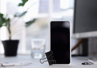 Apple старается избежать массовых сокращений сотрудников урезанием расходов