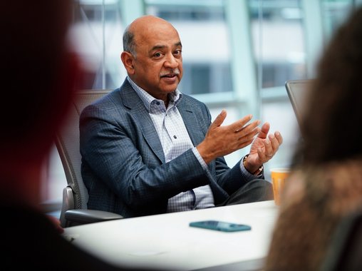 Корпорация IBM планирует заменить сотрудников HR отдела чат-ботами