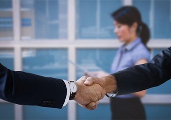 Авторитарный стиль управления: почему руководители не хотят быть демократами