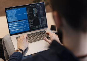 Есть ли повод для пессимизма?  Рынок ИТ 2025: ожидания и новая реальность