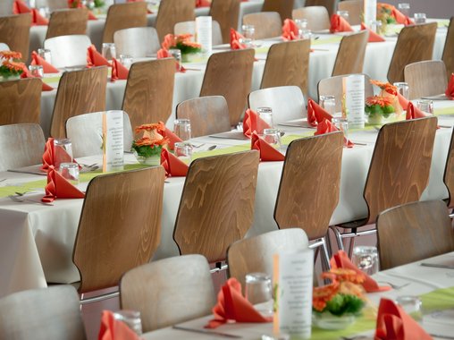 Кризис сближает: в офисах стало теснее