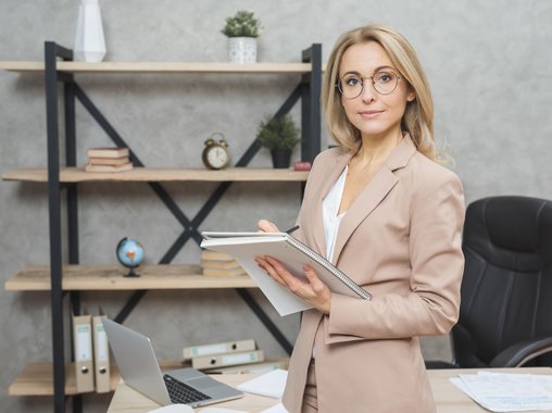 HR стал самой «женской» руководящей сферой в России, но зарплатный разрыв сохраняется