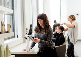 Без резких движений: как руководителю убедить сотрудников использовать все возможности CRM