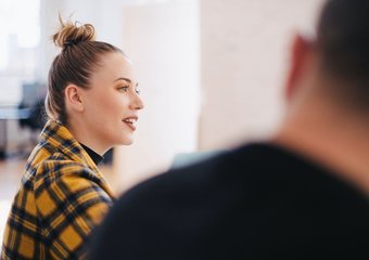 Безработица и занятость растут