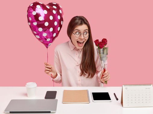 Кого реже всего поздравляют с профессиональным праздником?