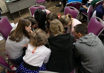 Coca-Cola провела образовательный форум для подростков-сирот