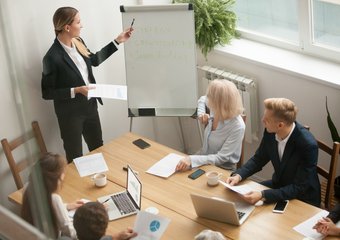 Более 40% россиян готовы временно освоить новую профессию с нуля — исследование