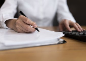 Работодателей предупредили о крупных штрафах за нарушения при переработках сотрудников