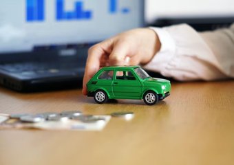 Эксперты прогнозируют сокращение зарплатных гонок