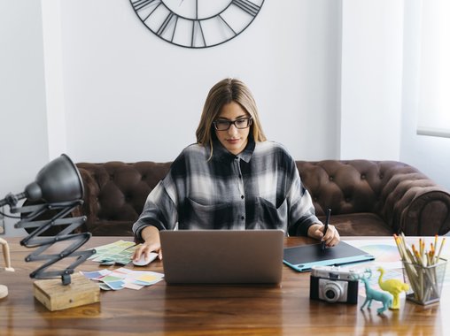 Фриланс-инфляция 2026: как растут доходы независимых экспертов и что на это влияет