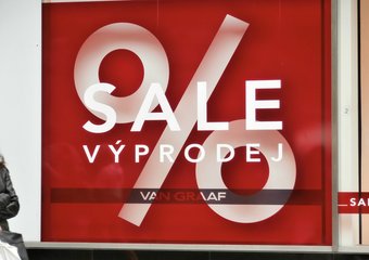 В "черную пятницу" покупатели потратили более 10 миллиардов долларов