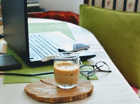 РБК навсегда уйдет на удаленку, Facebook — до июля 2021 года