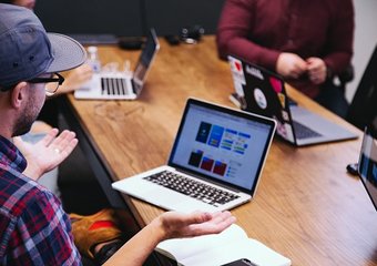 Для творческих сотрудников устанавливается минимальный размер выплат