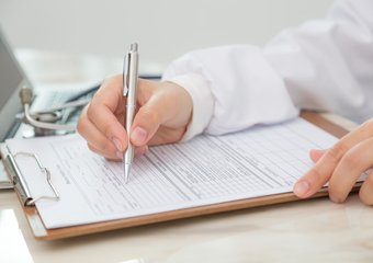 Работающих россиян предупредили о новых правилах выдачи больничных с 2026 года