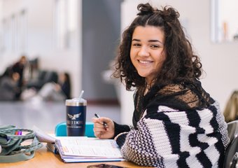 К 2024 году доля трудоустроенных выпускников образовательных организаций должна вырасти до 85%