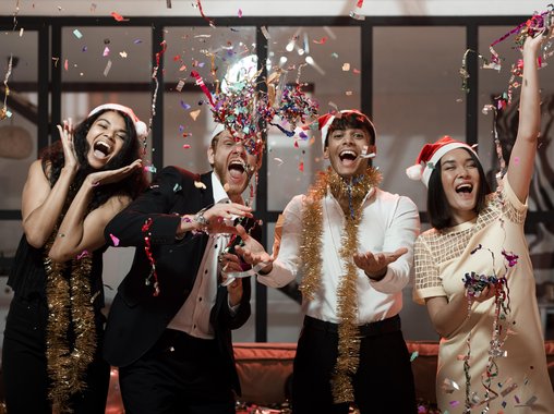 Каждая третья компания в России отменила новогодние корпоративы в 2025 году