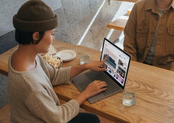 Эффективность сотрудников на удаленке за год повысилась —  исследование