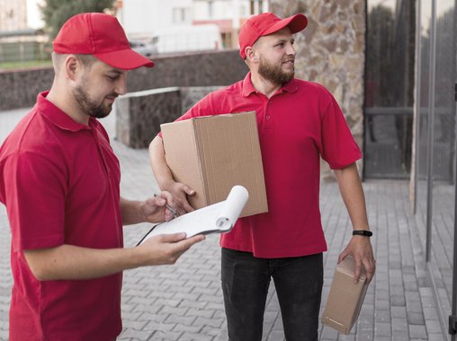 В России впервые сократилось число вакансий курьеров на полную ставку