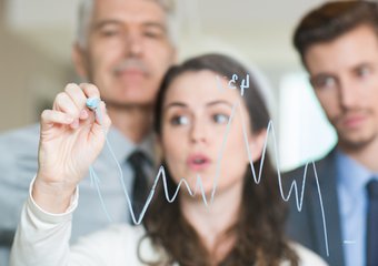 Экономическая неопределенность: антикризисные HR-стратегии для удержания мотивации и продуктивности