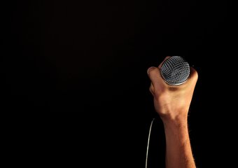 Как интроверту говорить на публике: советы