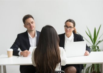 Дружелюбие без потери смысла: искусство объективного интервью