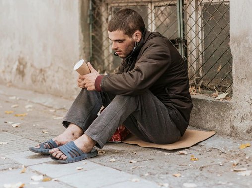 Общественная палата предложила отправлять бездомных на работу