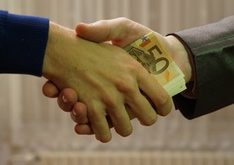 "Судимость кандидата проверяли взяткой". Как зарождался интернет-розыск