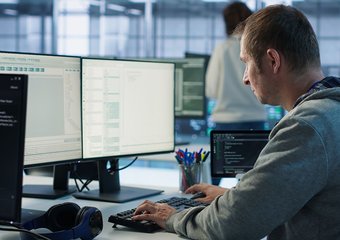 Рынок ИТ развернулся: вакансий стало на 21% меньше, а конкуренция среди специалистов резко выросла