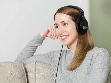 Корпоративный плейлист: связь музыки и прибыли