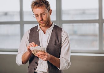 Каждый четвертый россиянин отказывается участвовать в сборах на подарки коллегам