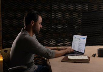 Менеджер по продажам: любовь к деньгам и спортивная форма помогут найти работу