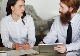 Россияне рассказали о своем отношении к служебным романам