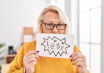 Россияне раскрыли самые раздражающие слова и фразы на работе