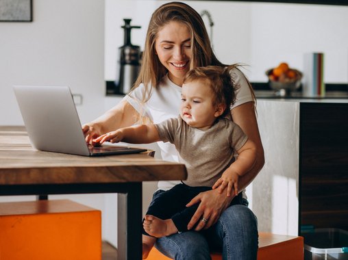 Россиян с детьми призвали отправлять на удаленку для семейного благополучия