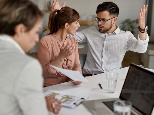 Россияне предпочитают решать споры с работодателем без публичности