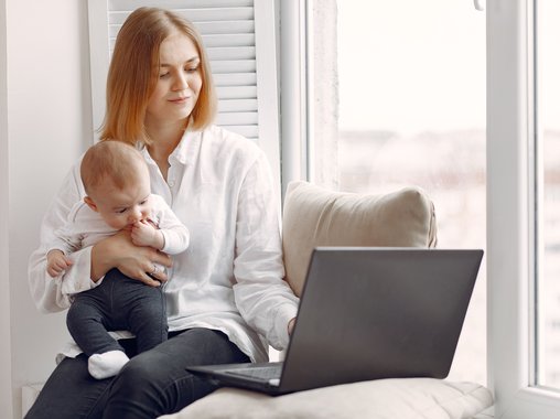 Эксперты оценили выгоду от отмены налога для самозанятых в декрете