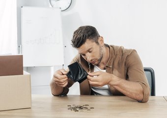 В России на фоне рекордной безработицы и «гонки зарплат» выросла доля граждан с доходами ниже МРОТ