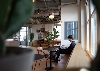 Надо ли удерживать НДФЛ с выплат при соглашении сторон?