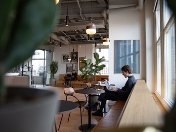 Надо ли удерживать НДФЛ с выплат при соглашении сторон?