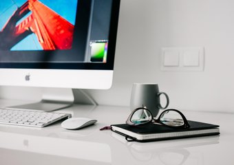 Почему женщине из России проще строить карьеру на Западе