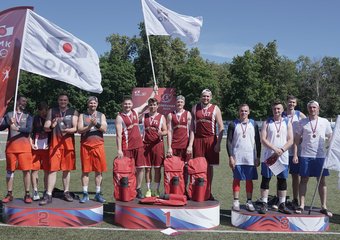 ОМК провела масштабные спортивные соревнования для своих сотрудников