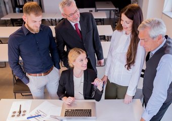 Большинство руководителей сами предлагают сотрудникам повышение