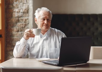 Росстат: россияне продолжают работать после выхода на пенсию еще 7-12 лет